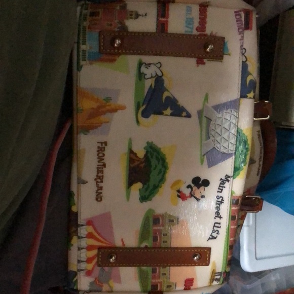 🎠Rare! Dooney & Bourke Disneyworld Purse-663 $120 or $100 w/offer - Picture 7 of 7